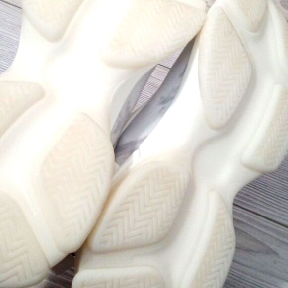 (S-3351)   Steve Madden Women's Myles Sneaker Sz 9.5 - Picture 7 of 11